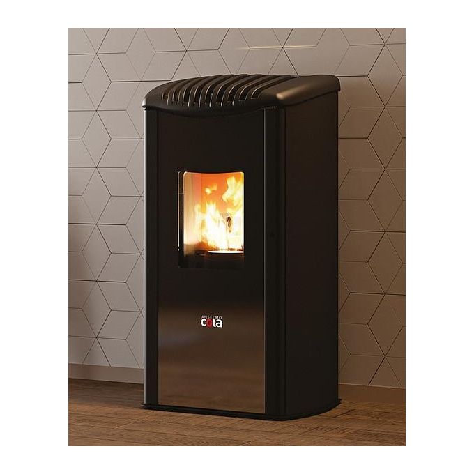 Cola LA12630Y Club Ermetica Stufa a pellet Potenza 9000 W Adatta per stanze fino a 234 m³ Efficienza 91,8% (55,1x50,7x102,6 cm) colore Bianco