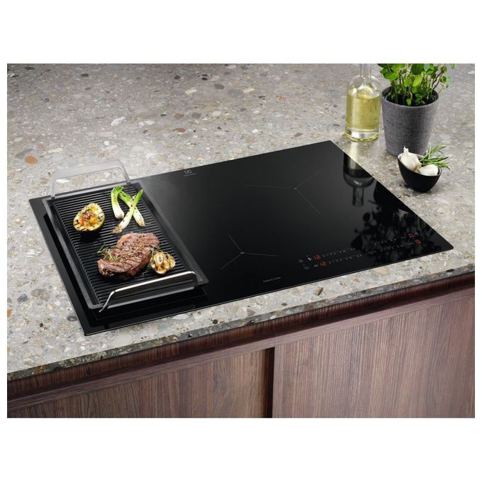 Electrolux EIS82449C Serie 700 SenseBoil – Piano cottura a induzione, 80 cm, 4 zone, Funzione SenseBoil con Controllo Automatico dell’Ebollizione e Comandi Touch Slider, Colore Nero