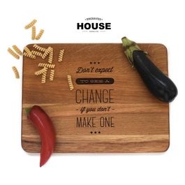 Engraved House Tagliere in legno di rovere Change 25x33