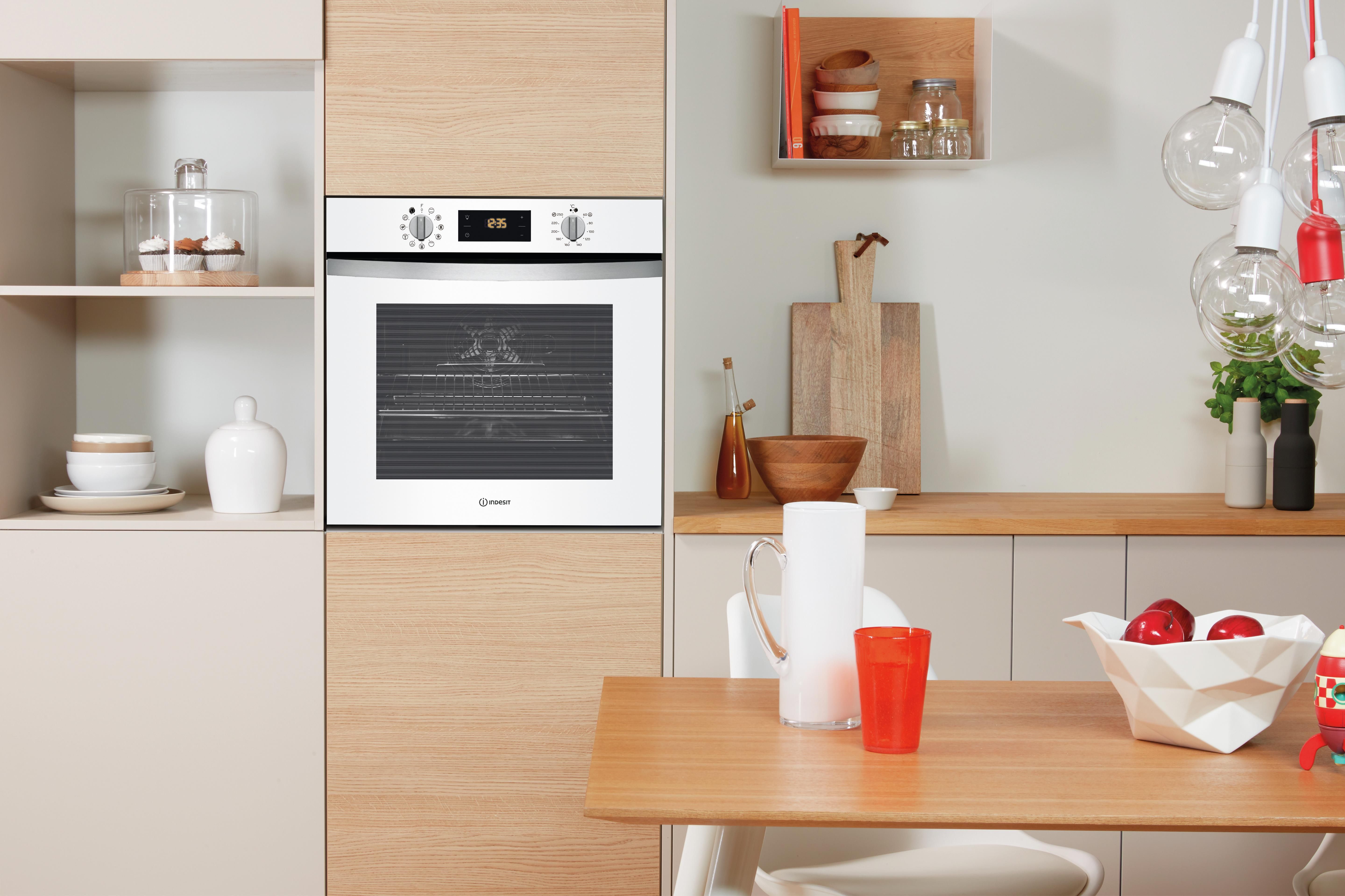 Indesit IFW 4844 H WH Forno elettrico da Incasso Capacita' | Yeppon