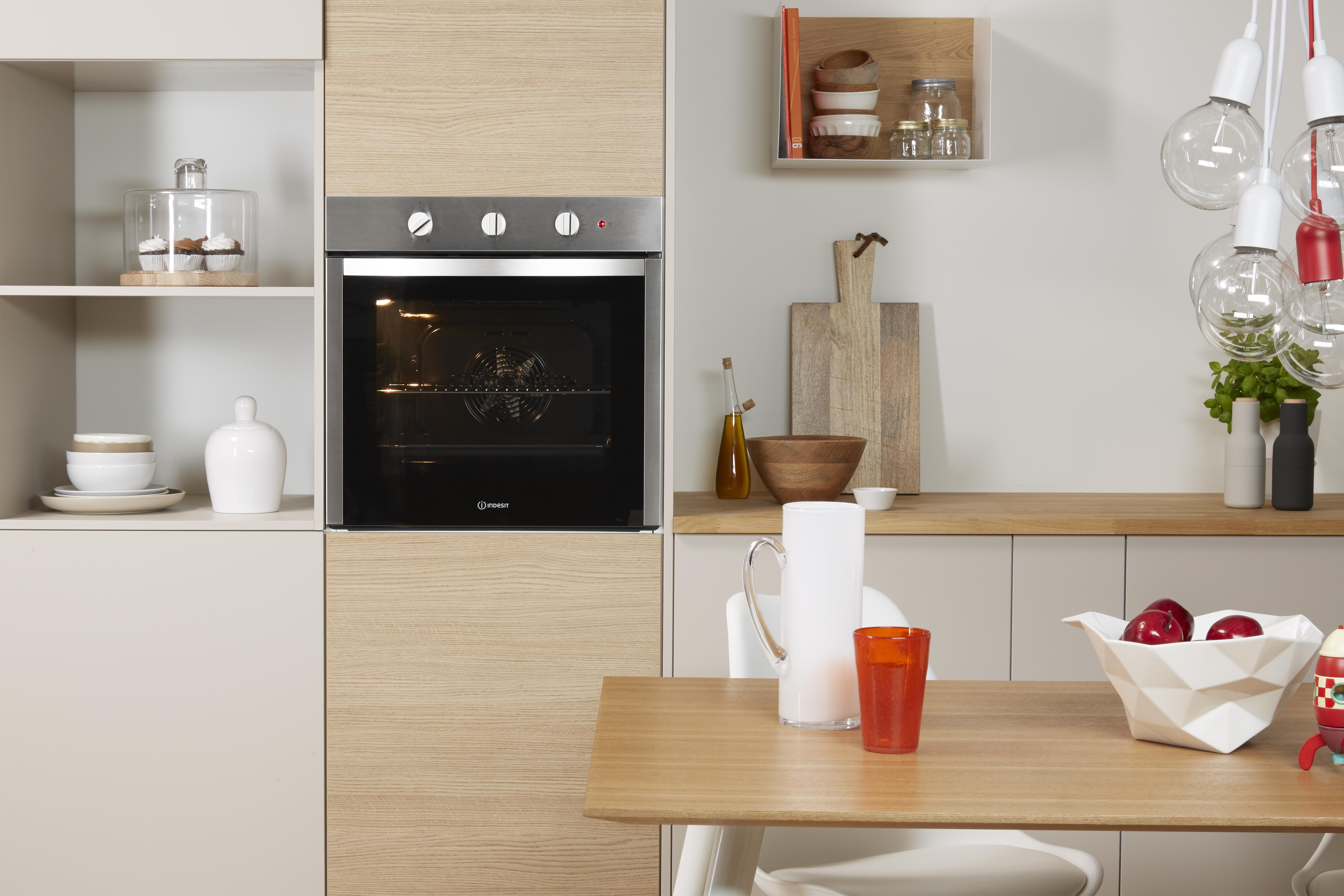 Indesit IFW 5530 IX Forno elettrico da incasso Capacita' 66 | Yeppon