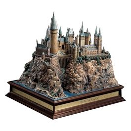 Noble NN7074 - Harry Potter - HogwartS School (Scultura In Resina 28 Cm)