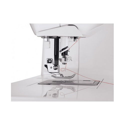 One Macchina da cucire computerizzata 24 punti Touch SwiftSmart infila ago automatico colore Bianco