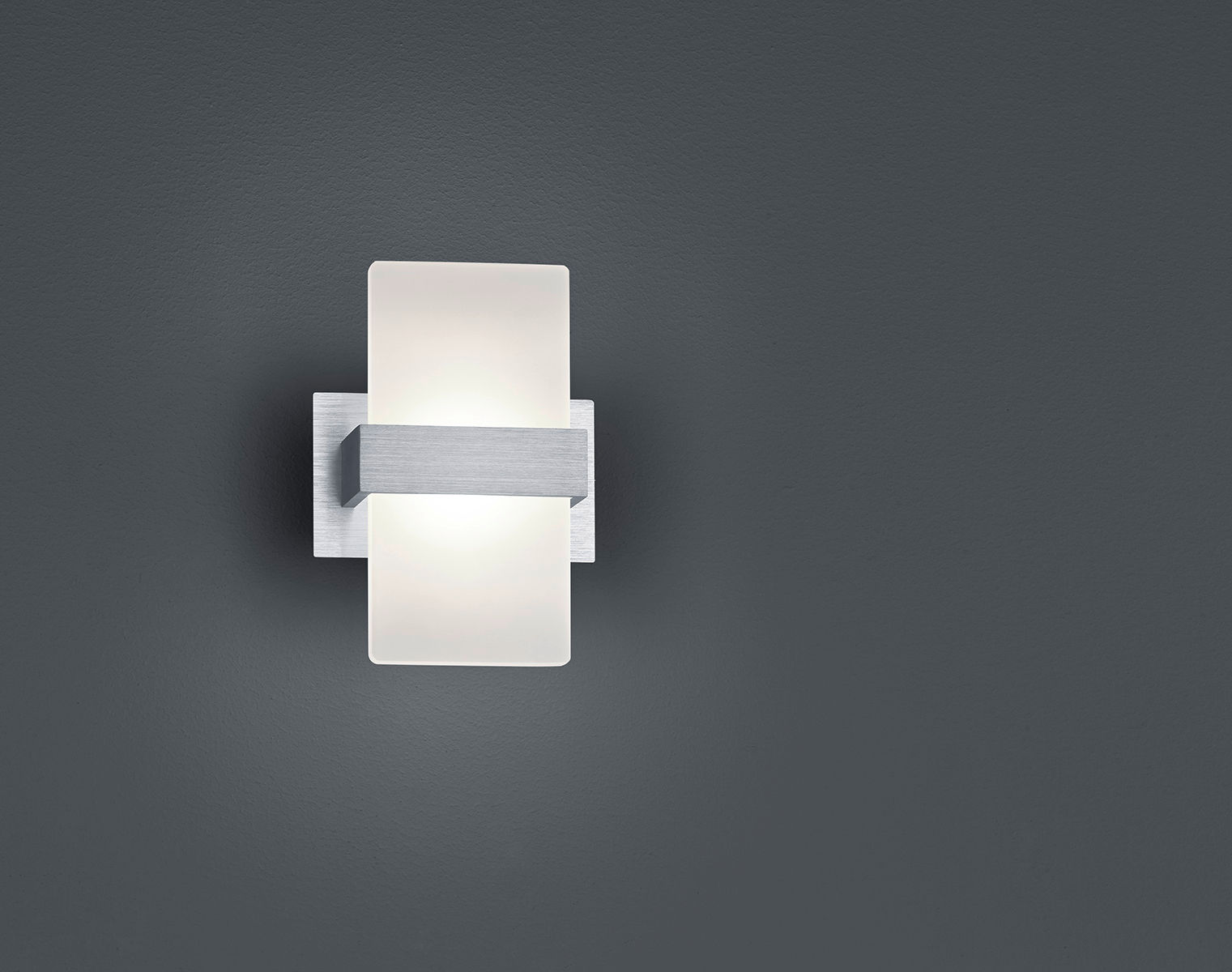 Trio Lighting Platon Applique Led Alluminio Con Diffusore Metacrilato L.13Xh.18 Cm Con Interr.