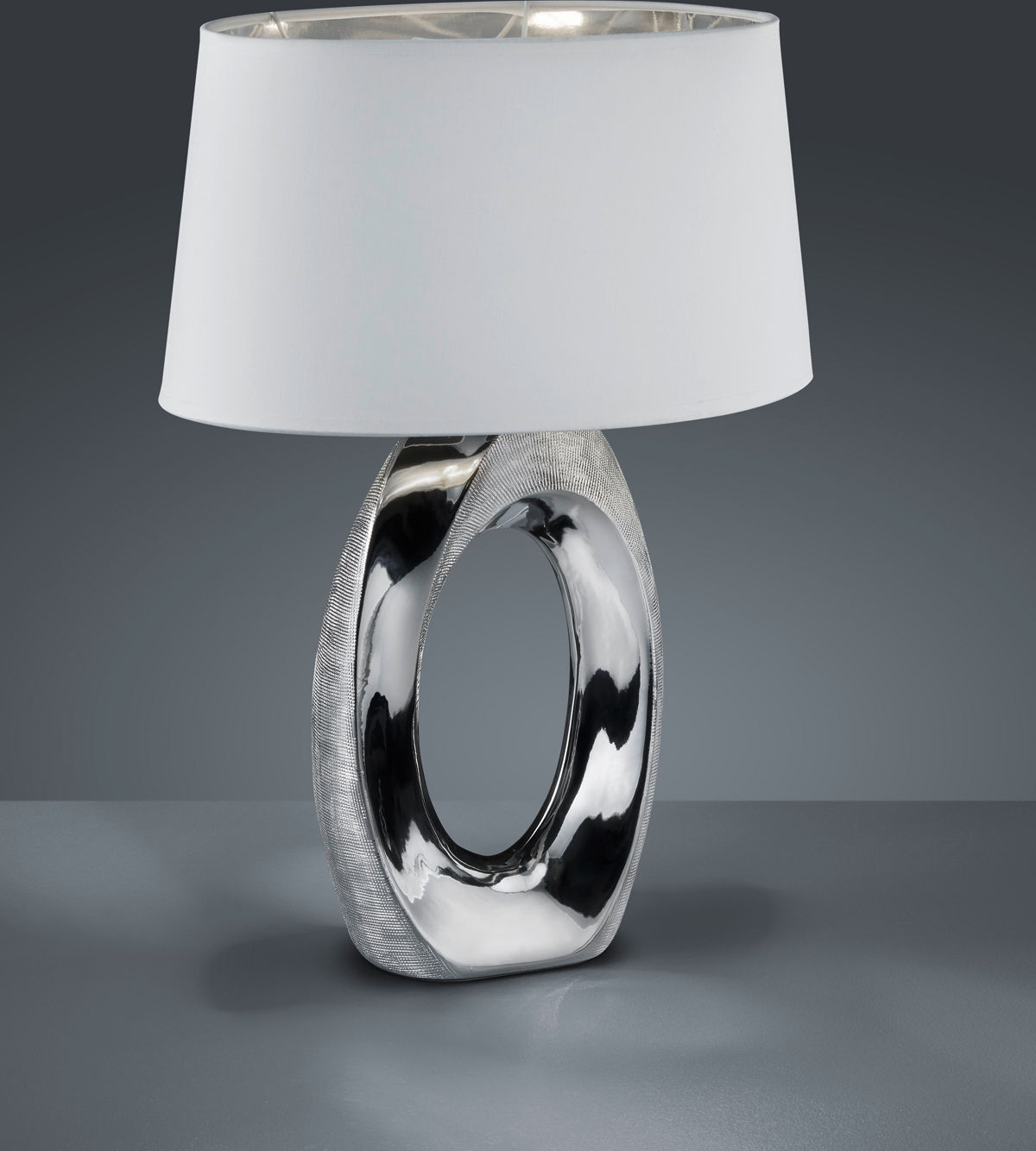 Trio Lighting Taba Lampada Da Tavolo Grande Base Ceramica Argento Con Paralume Bianco E Argento H.53Cm